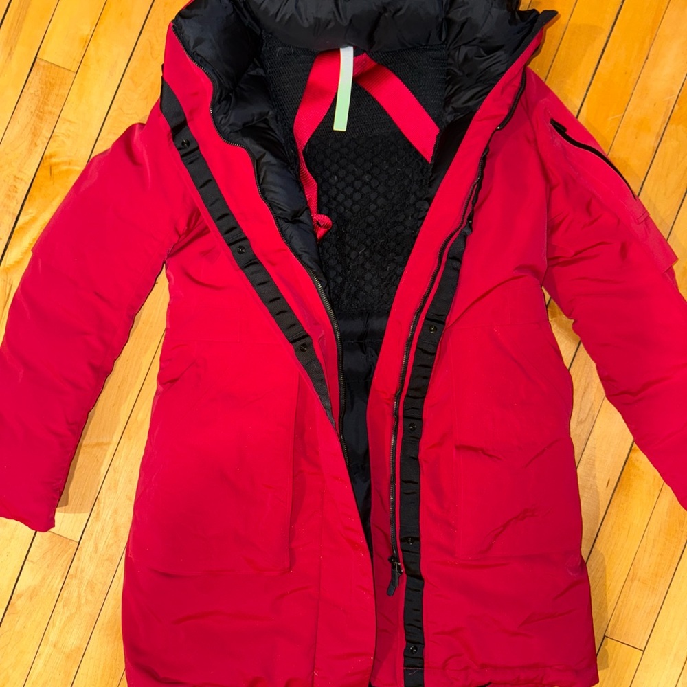Lululemon winter warrior parka size 8 RED - Picture 2 of 10